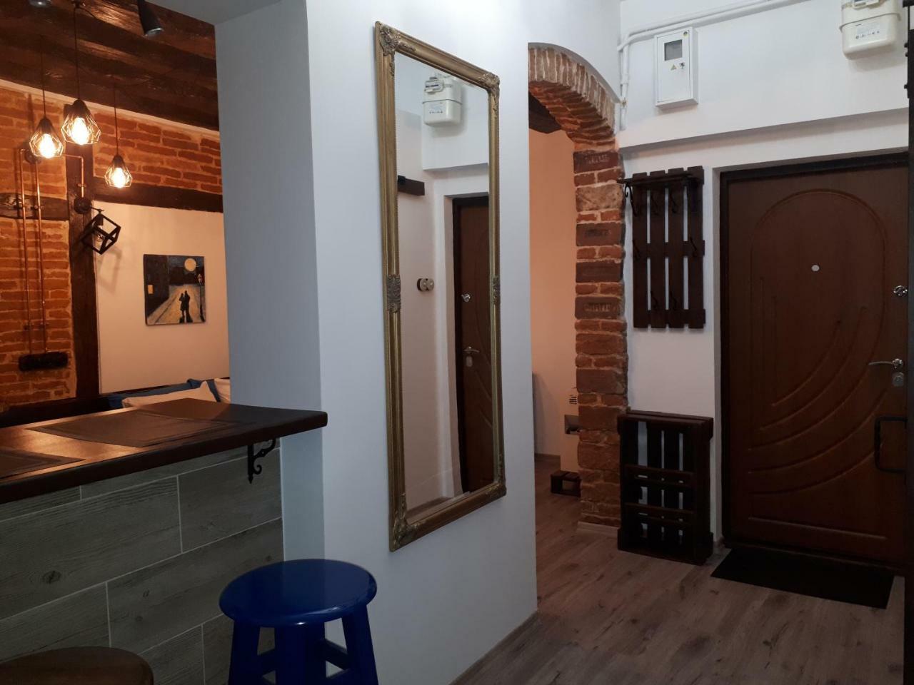 Дизайнерські апартаменти в стилі Loft в самому серці Львова Экстерьер фото